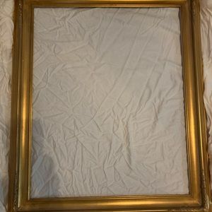 24x30 gold Florentine frame in excellent condition